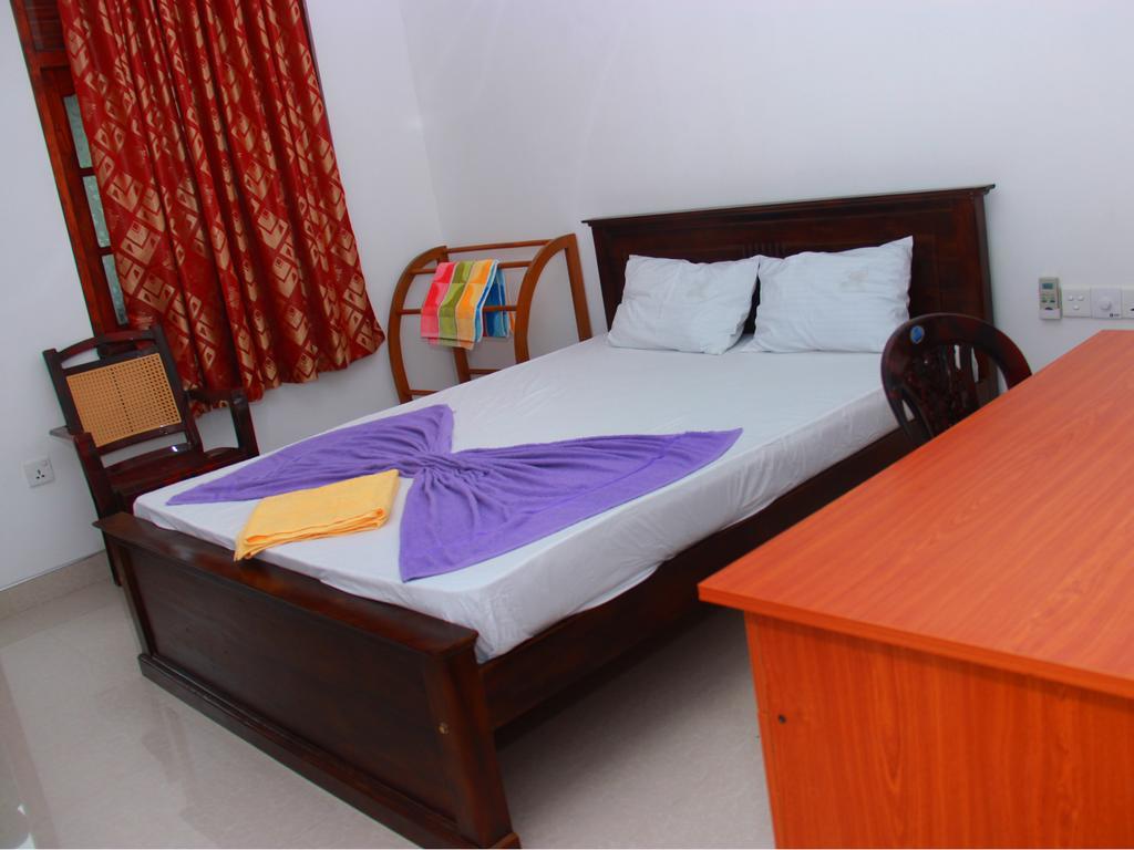 Bed and Breakfast Heaven Star Rest Mirissa Habitación foto